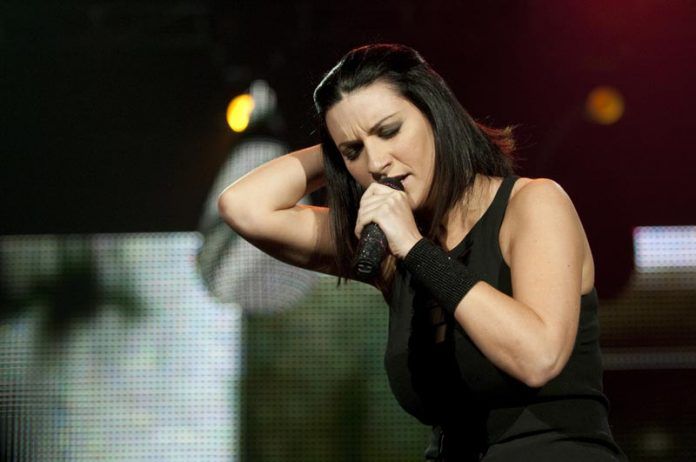 Laura-Pausini-dallamore-per-Paolo-ad-un-importante-premio-al-Latin-Grammy-Awards